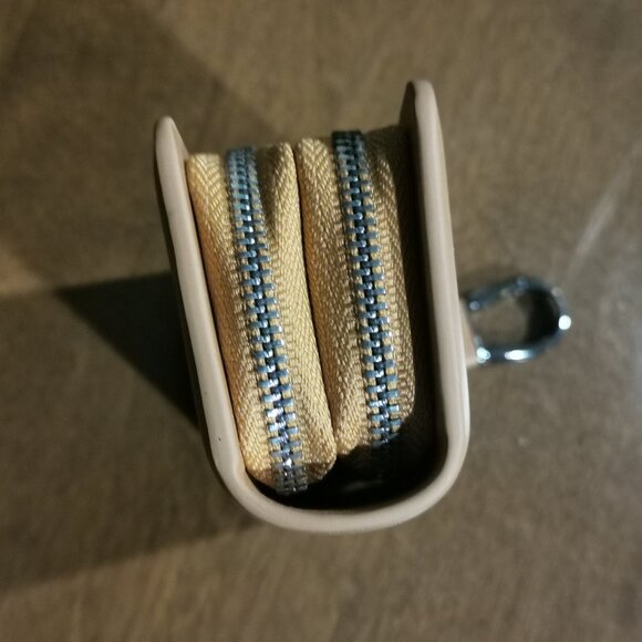 🦋3/$20 Camel w/ Gunmetal Leather Key Fob Case #218 - Picture 3 of 8
